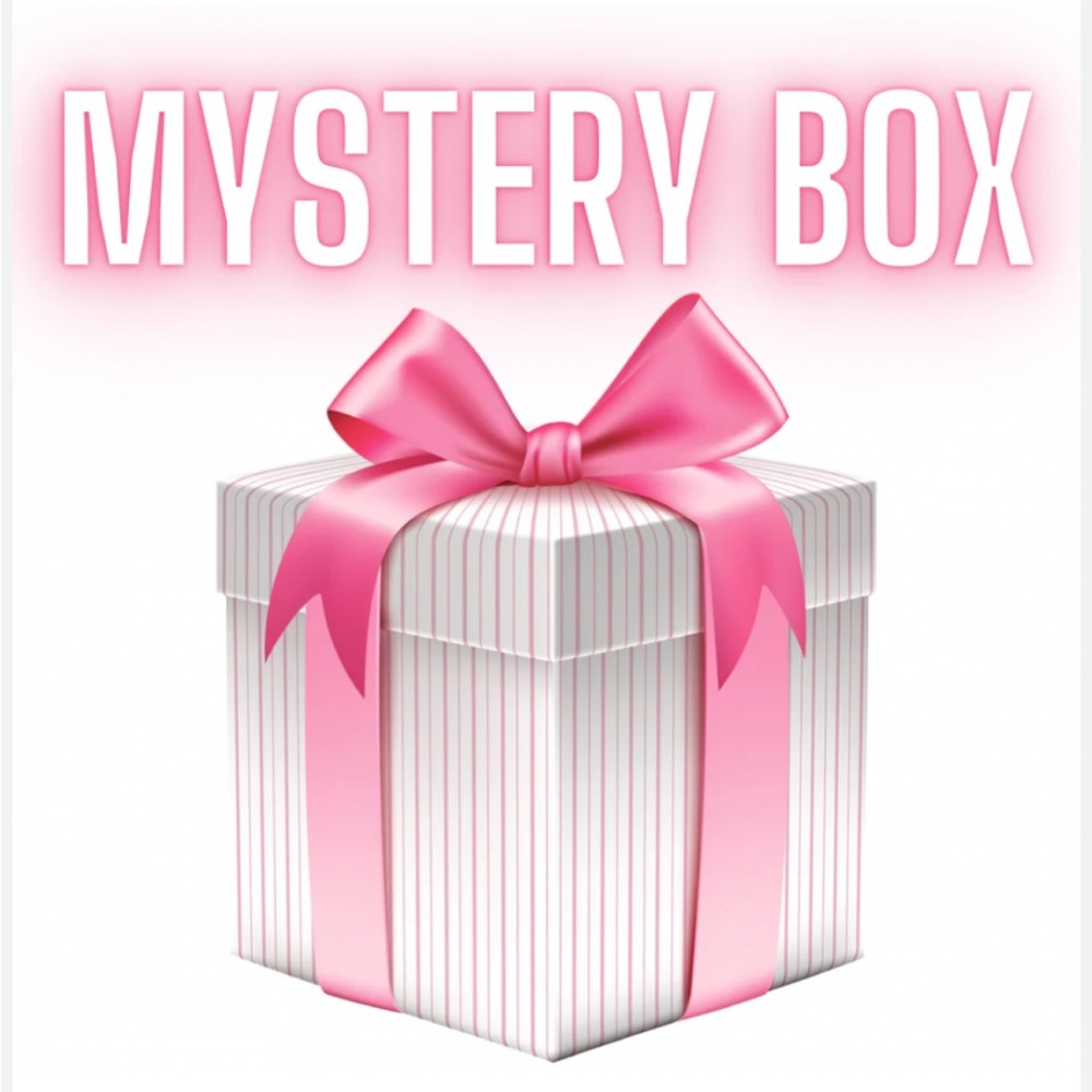 M-XL women’s clothes ‼️💕 Receive FIVE mystery items from my closet ‼️💕